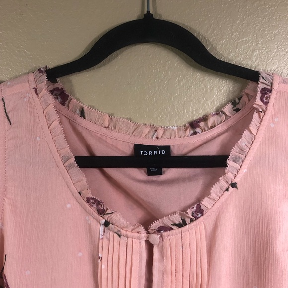 Torrid peach floral chiffon ruffle trim tank top. - Picture 7 of 11
